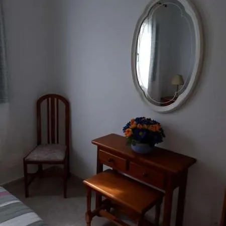 Arrieta Sleeps 4 Wifi アパート アリエタ